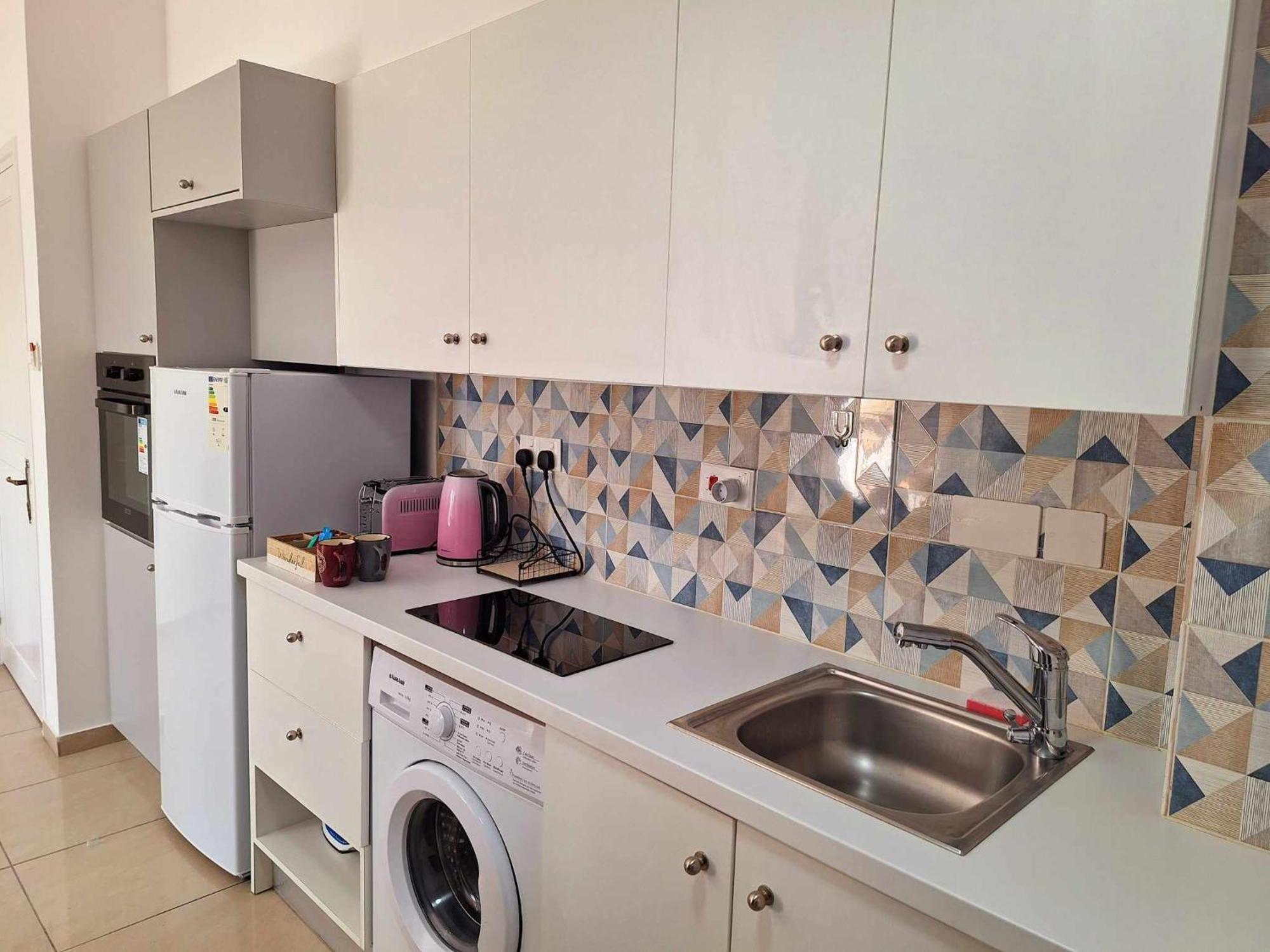 Stylish Apt Kato Paphos Close To Beach & Vibrant Harbor Life Εξωτερικό φωτογραφία