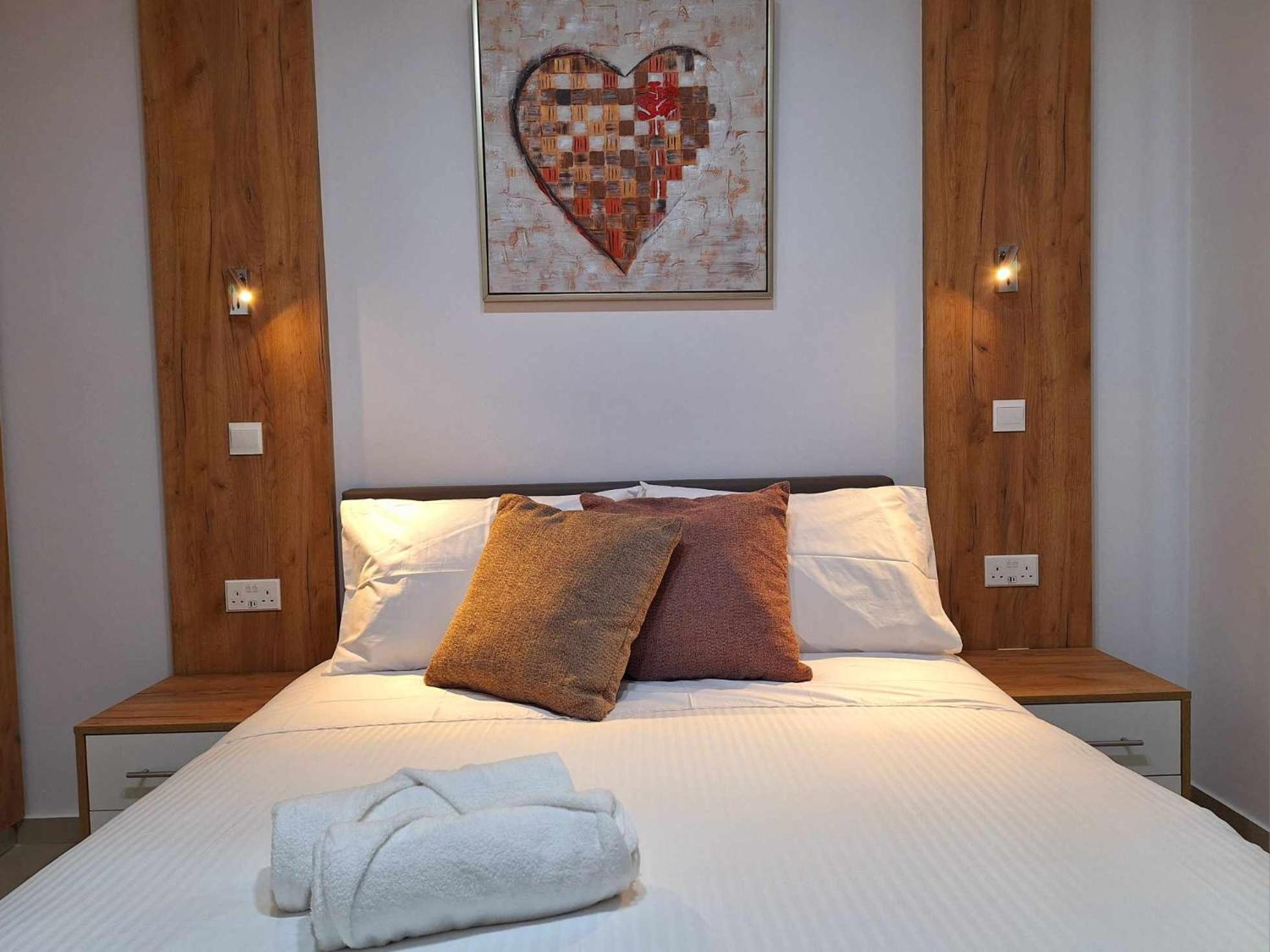 Stylish Apt Kato Paphos Close To Beach & Vibrant Harbor Life Εξωτερικό φωτογραφία